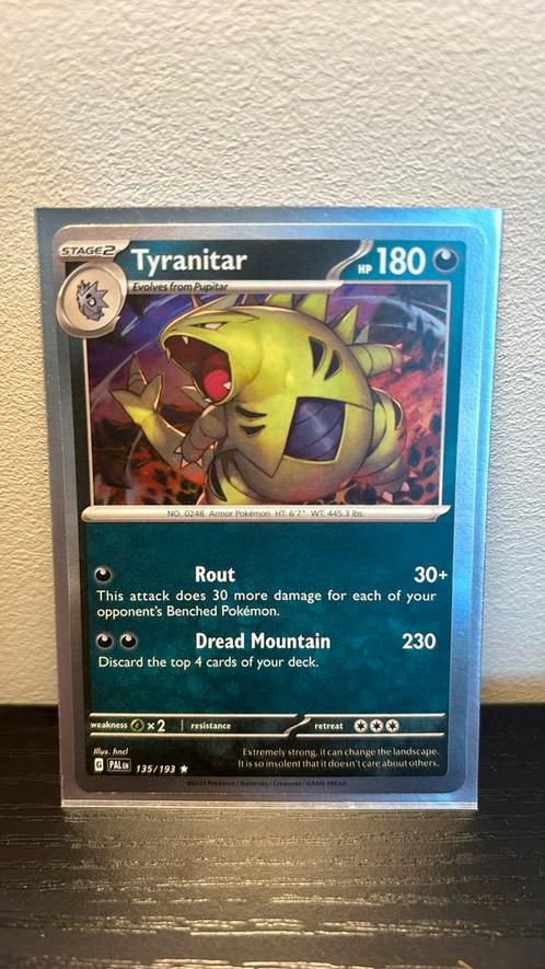 Tyranitar 135/193 Paldea evolved holo pokemon kaart, Hobby en Vrije tijd, Verzamelkaartspellen | Pokémon, Nieuw, Boosterbox, Ophalen of Verzenden