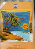 Cado vervaco borduurpakket kussen tropisch strand  975, Hobby en Vrije tijd, Borduren en Borduurmachines, Ophalen of Verzenden