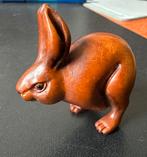 Houten Netsuke van een rennend haasje, Ophalen of Verzenden, Nieuw, Overige soorten, Beeldje of Figuurtje