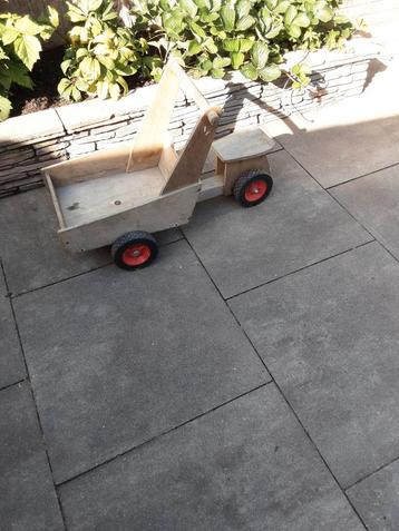 Houten loopfiets/bakwagen beschikbaar voor biedingen