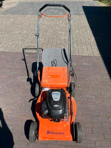 Husqvarna r147s venzune grasmaaier met aandrijving beschikbaar voor biedingen