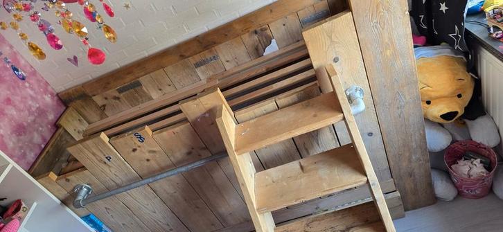 Mooi steigerhouten bed, Kinderen en Baby's, Kinderkamer | Stapelbedden en Hoogslapers, Zo goed als nieuw, Stapelbed, Ophalen of Verzenden