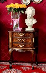 Nachtkastje ladekastje wortelnotenhout, Antiek en Kunst, Antiek | Meubels | Kasten, Ophalen