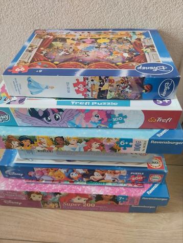 2 dozen met meisjes puzzels  beschikbaar voor biedingen