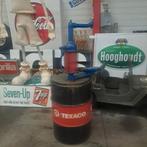 Texaco olievat met oliepomp, Ophalen, Zo goed als nieuw