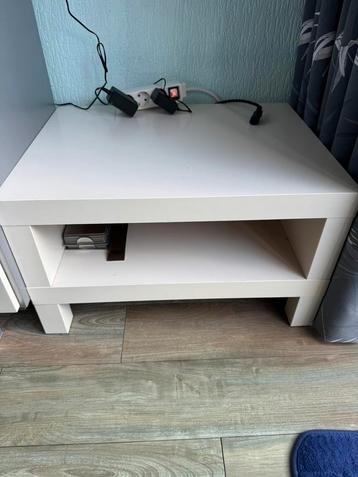 Ikea Salontafel / Sidetable VIJF EURO beschikbaar voor biedingen