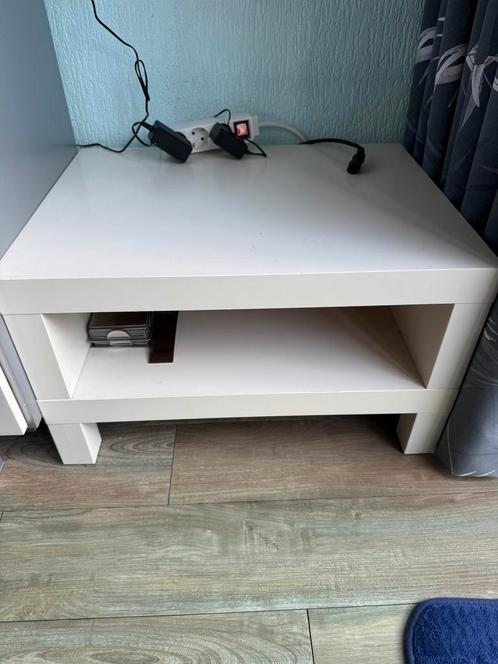 Ikea Salontafel / Sidetable VIJF EURO, Huis en Inrichting, Tafels | Salontafels, Minder dan 50 cm, Rechthoekig, Ophalen of Verzenden