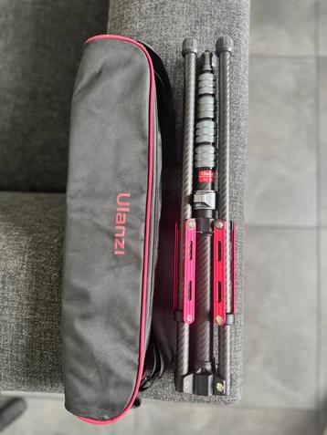 Ulzani MT-49 carbon flitser statief beschikbaar voor biedingen