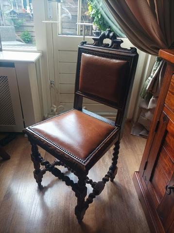 6 oude/antieke eetkamer stoelen  beschikbaar voor biedingen