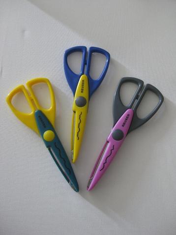 3 papier scharen / kartel scharen randmotief knutselschaar beschikbaar voor biedingen