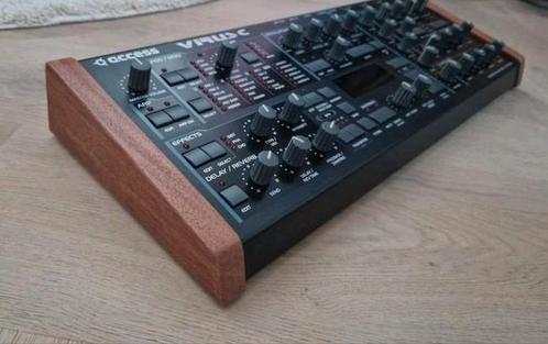 Acces Virus C - customized sidepanels en originele - zgan, Muziek en Instrumenten, Synthesizers, Zo goed als nieuw, Overige aantallen