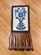 Leuk vintage wandkleedje met lange franjes  53/34