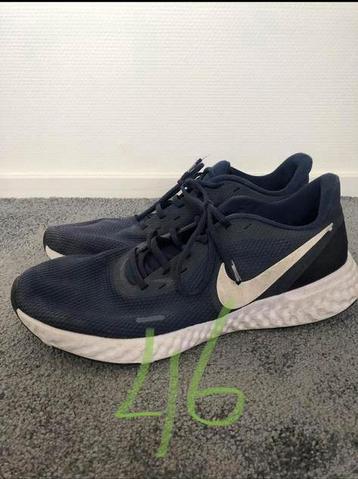 Sportschoenen heren beschikbaar voor biedingen