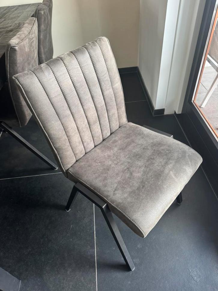 Eetkamerstoel - grijs, Huis en Inrichting, Stoelen, Zo goed als nieuw, Vijf, Zes of meer stoelen, Leer, Grijs, Ophalen