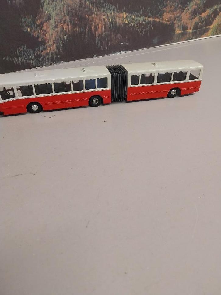 Te koop Volvo B 10 m gelede bus geheel metaal 1/50, Hobby en Vrije tijd, Modelauto's | 1:50, Nieuw, Bus of Vrachtwagen, Ophalen of Verzenden