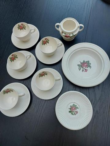 Rose Wood kop en schotels + extra's beschikbaar voor biedingen