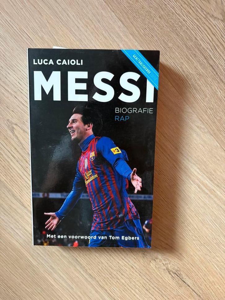 Luca Caioli - Messi, Boeken, Biografieën, Zo goed als nieuw, Sport, Ophalen of Verzenden