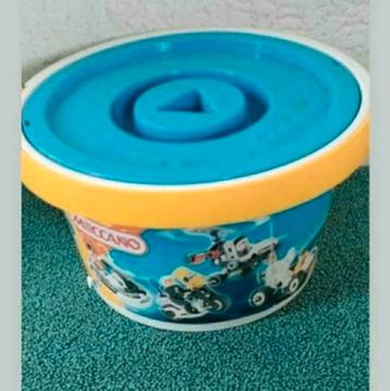 Meccano,emmer,knutselen,bouwen,speelgoed,auto,vliegtuig,kado beschikbaar voor biedingen