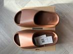 YEEZY slide Fax US9, Slippers, Bruin, Nieuw, Ophalen of Verzenden