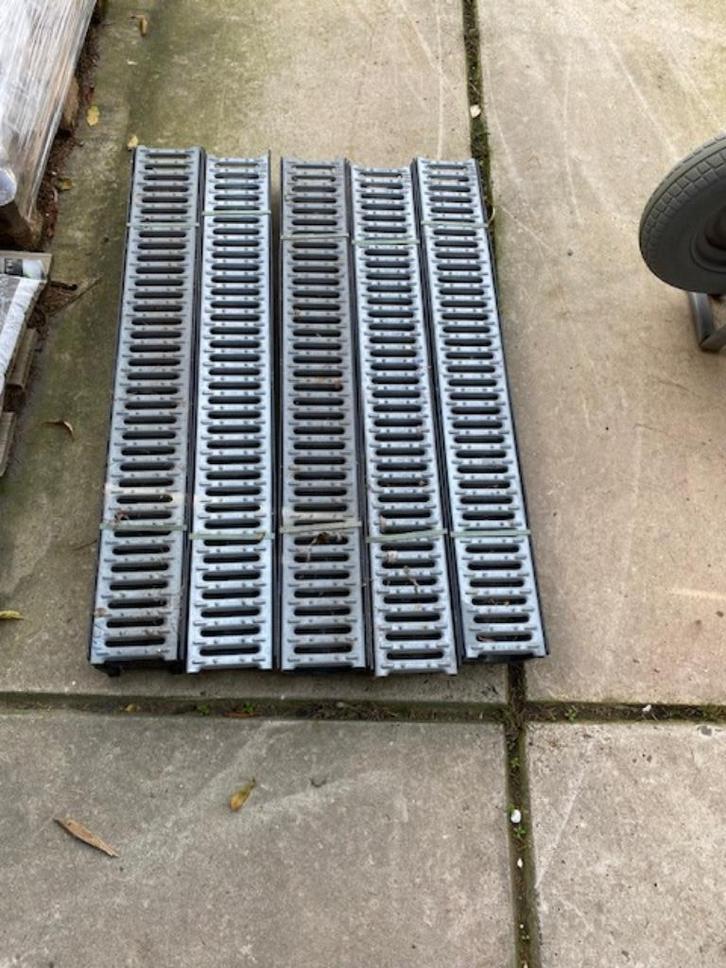 Hemelwater afvoer (goot), Tuin en Terras, Tegels en Klinkers, Nieuw, Overige typen, Kunststof, Minder dan 5 m², Ophalen