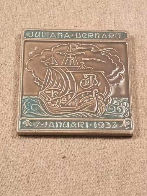 tegel mosa huwelijk Juliana en Bernhard 1937, Antiek en Kunst, Antiek | Wandborden en Tegels, Ophalen