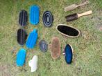 13 stuks pony/paardenborstels wegens stoppen hobby.