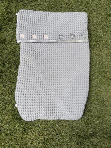 Koeka voeten-trappelzak zachte kleur groen beschikbaar voor biedingen