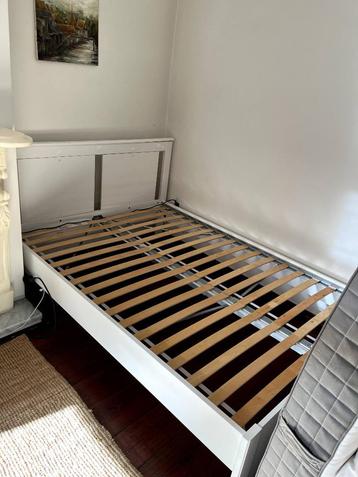 Ikea Songesand Bedframe + Luröy Lattenbodem, wit, 140x200 cm beschikbaar voor biedingen
