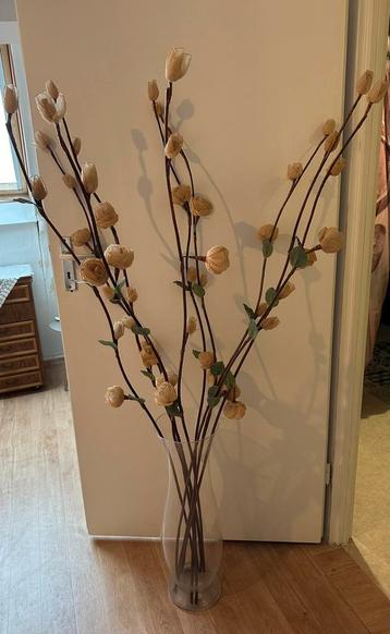 Vaas Avri hoogte 60cm diameter 20cm met mooie sierbloemen beschikbaar voor biedingen