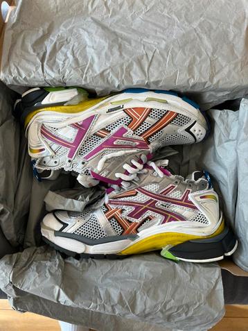 BALENCIAGA RUNNER 44 Multicolor beschikbaar voor biedingen