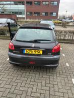 Peugeot 206 1.4 16V XT 5D 2004 Zwart, Auto's, Voorwielaandrijving, 1360 cc, 4 cilinders, Zwart