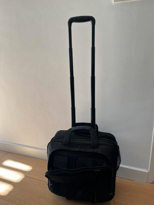 Zeer nette targus laptoptas op wieltjes met lang handvat, Computers en Software, Laptoptassen, Gebruikt, Ophalen of Verzenden
