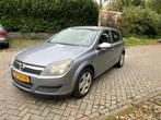Opel Astra 1.6 16V 5D 77KW 2006 Grijs, Auto's, Opel, Voorwielaandrijving, 15 km/l, 4 cilinders, 1165 kg