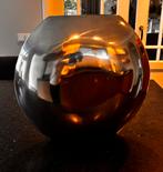 Prachtige metalen zilverkleurige vaas. Merk Bob, Huis en Inrichting, Overige materialen, Overige kleuren, Ophalen of Verzenden