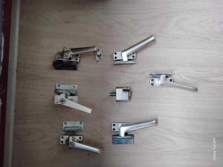 Diverse raamboompjes, Doe-het-zelf en Verbouw, Hang- en Sluitwerk, Zo goed als nieuw, Klink of Kruk, Rvs, Ophalen of Verzenden