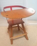 Houten poppenstoel uit jaren 50. Rood metalen rugleuning., Ophalen of Verzenden, Zo goed als nieuw