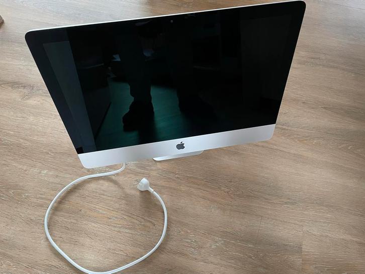 iMac 21.5 inch 2019 - Goede Staat, Computers en Software, Apple Desktops, Gebruikt, iMac, HDD, 3 tot 4 Ghz, 8 GB, Ophalen