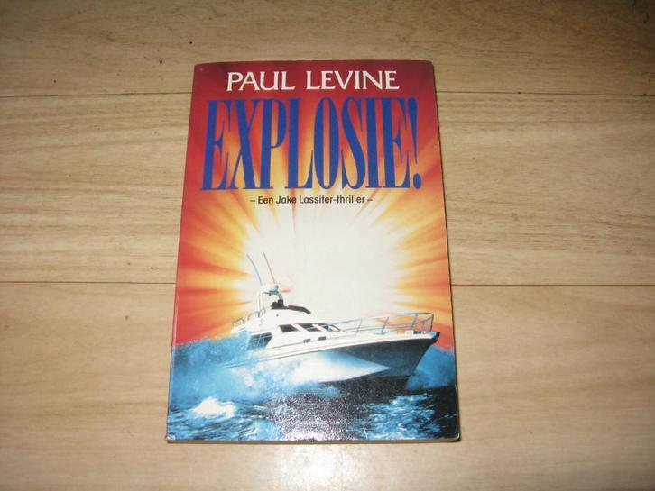 Paul Levine - Explosie!, Boeken, Thrillers, Gelezen, Ophalen of Verzenden