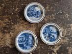 Delfts blauwe onderzetters met boeren taferelen, Ophalen of Verzenden