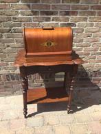 Tafel en naaimachine, Ophalen
