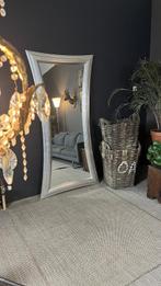 Grote spiegel van Italiaans ontwerp in zilver kleur, Huis en Inrichting, Woonaccessoires | Spiegels, Ophalen of Verzenden, Niet ingevuld