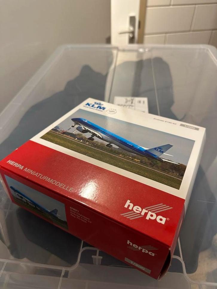 KLM Embraer E195-E2 Schaalmodel 1/200 - Nieuw in doos, Verzamelen, Luchtvaart en Vliegtuigspotten, Nieuw, Schaalmodel, Ophalen of Verzenden