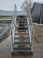 Stalen trap met bordes gegalv. Hoog 1,85 mtr. Nob178, Doe-het-zelf en Verbouw, Ophalen, Zo goed als nieuw, 2 tot 4 meter