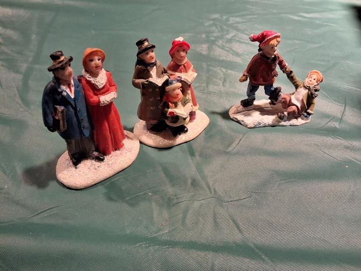 Kerstdorp figuurtjes, figurines, 1,50 euro per stuk, kerst, Diversen, Kerst, Zo goed als nieuw, Ophalen of Verzenden