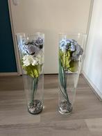 Hoge glazen vazen inclusief bloemen, Huis en Inrichting, Woonaccessoires | Vazen, Minder dan 50 cm, Glas, Ophalen of Verzenden