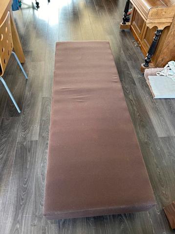 GRATIS BED FRAME