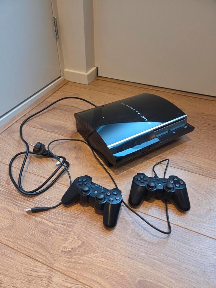 PlayStation 3 met 8 spellen, Spelcomputers en Games, Spelcomputers | Sony PlayStation 3, Gebruikt, Slim, Met 2 controllers, Ophalen of Verzenden