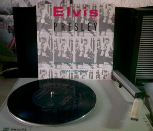 ELVIS PRESLEY  ain't that lovin you baby uk, Cd's en Dvd's, Vinyl Singles, Zo goed als nieuw, Single, Overige genres, 7 inch, Ophalen of Verzenden
