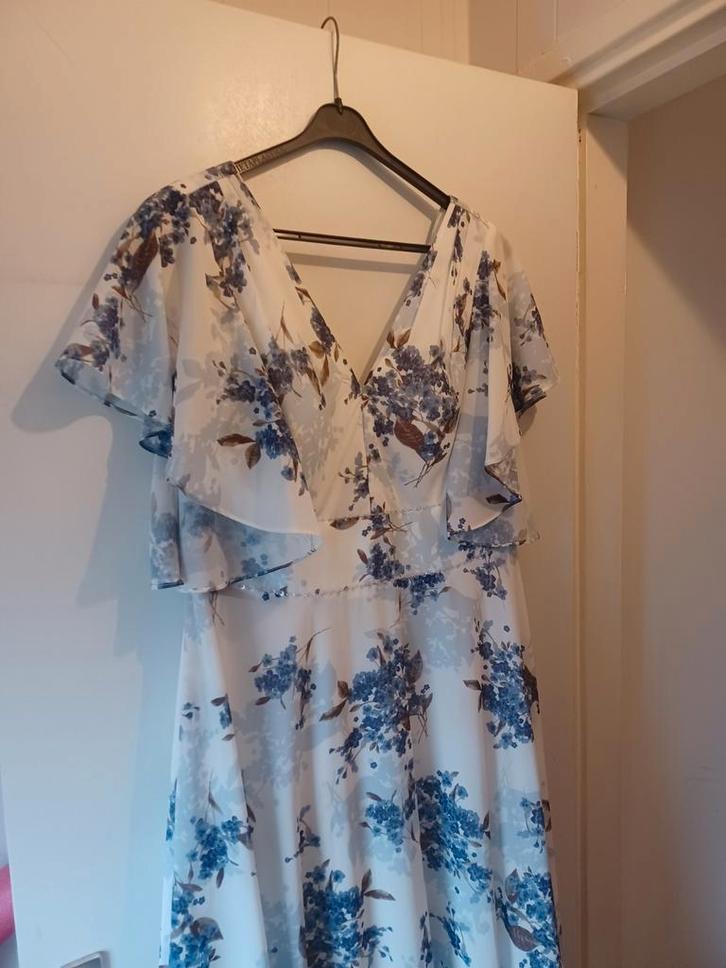 Feestelijke jurk, Kleding | Dames, Jurken, Zo goed als nieuw, Maat 42/44 (L), Wit, Onder de knie, Ophalen of Verzenden