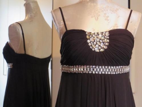 Te koop aangeboden: zwarte galajurk met sjaal, Kleding | Dames, Gelegenheidskleding, Nieuw, Galajurk, Maat 38/40 (M), Zwart, Ophalen of Verzenden